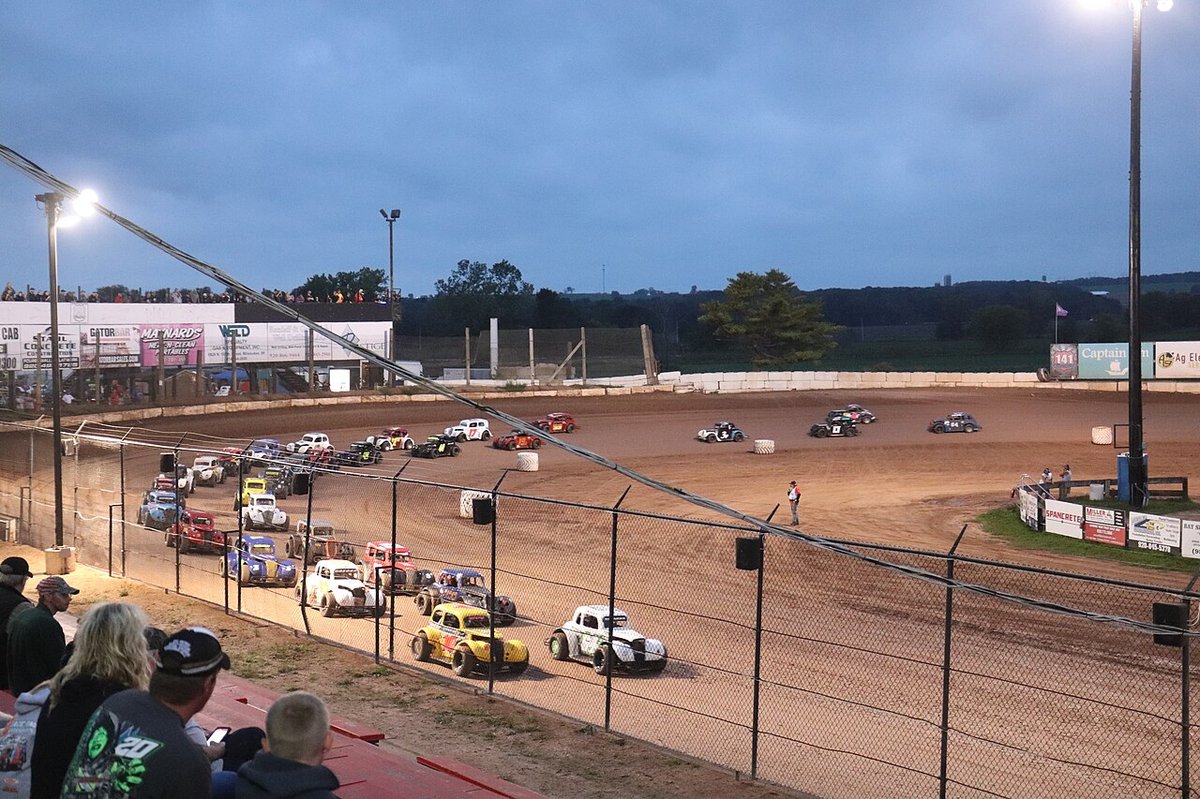 141 Speedway — Field of dirt legends cars at 141 Speedway for the 2019 U.S. Dirt Legends Nationals